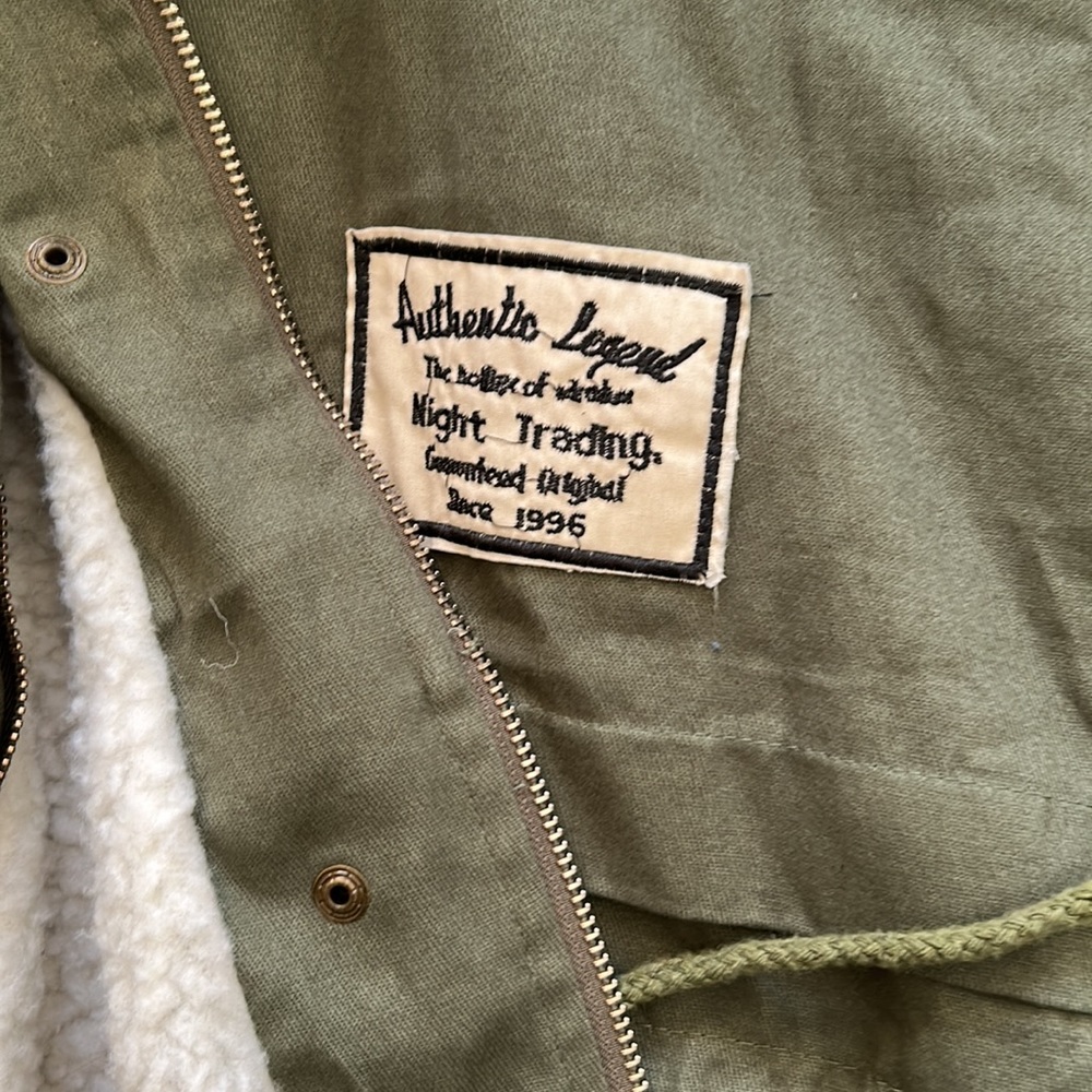 Ladies Coat - Picture 2 of 4